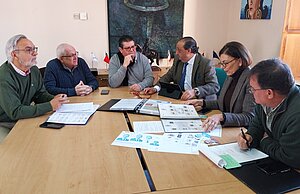 Francisco Zurita durante la reunión con el colectivo