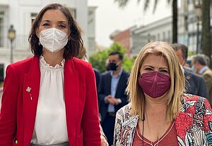 Alcaldesa y ministra de Industria