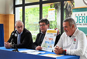 José Ángel Aparicio durante la presentación de la carrera