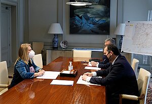 Alcaldesa con ministro Ábalos