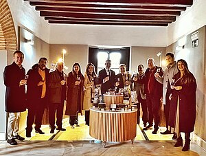 Antonio Real y Paco Zurita inauguran la tienda de souvenirs del Alcázar