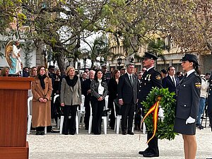 Alcaldesa asiste actos Bicentenario Policía Nacional