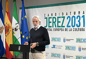 El teniente de alcaldesa durante la rueda de prensa