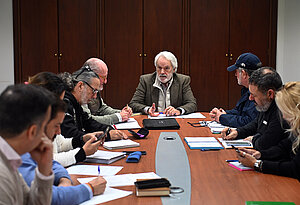 El teniente de alcaldesa durante la reunión