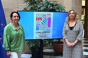 La delegada de Comercio presenta Outlet de Acoje