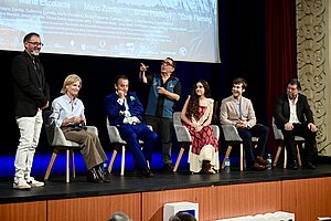 La alcaldesa asistió  a la presentación del cortometraje La clavícula de Salomón