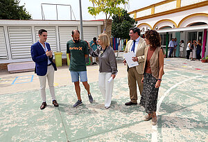 Archivo. Visita al CEIP Gloria Fuertes