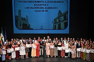La alcaldesa preside el acto de entrega de los Premios a la Excelencia Educativa
