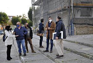 Los delegados durante la visita