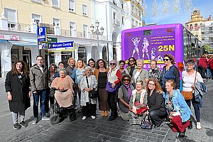 Los autobuses urbanos llevarán la campaña del 25N por toda la ciudad
