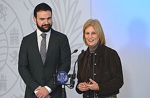 La alcaldesa ha ofrecido una recepción institucional al alcalde de La unión