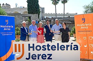 La alcaldesa asiste a la nueva marca de la Asociación de Hostelería