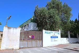 Las obras de la antigua Jefatura de la Policía Local comienzan a transformar el edificio de El Almendral en una nueva sede administrativa y del tejido asociativo