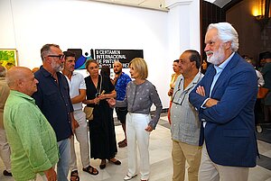 La alcaldesa inaugura la exposición del II Certamen de Pintura