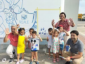 Se ha iniciado la pintura del mural del mercado de Federico Mayo