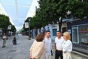 La alcaldesa ha visitado las obras del entoldado de la calle Larga