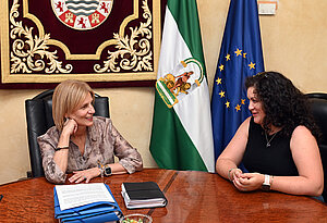 La alcaldesa durante la reunión con la soprano