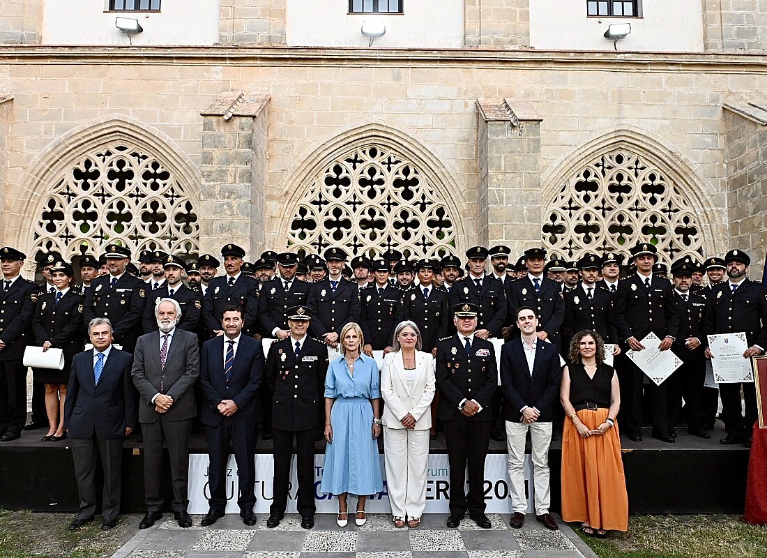 Fotografía de familia del evento