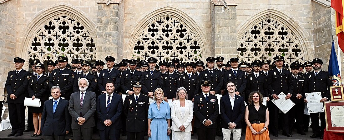 Fotografía de familia del evento