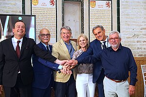 La alcaldesa presenta la candidatura internacional de los Vinos Fortificados del ‘Cinturón del Sol’