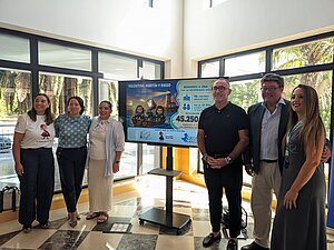 Los delegados de Deportes y Salud y Educación presentan la recaudación de la carrera solidaria