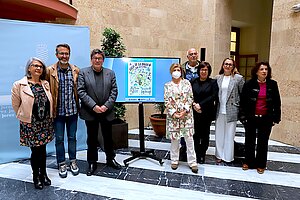 Fotografía de familia de los implicados en la iniciativa