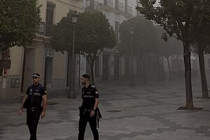La Policía Local ha colaborado en la extinción del incendio de la calle Remedios