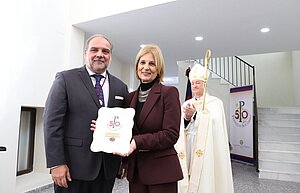 Alcaldesa felicita a la Hermandad del Perdón