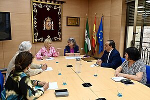 La alcaldesa se reúne con la subdelegada del Gobierno para la Capitalidad