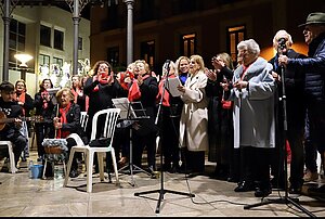 La alcaldesa durante el encuentro de coros