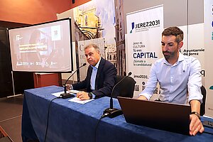 El teniente de alcaldesa durante la inauguración