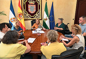 La alcaldesa se reúne con la presidenta de Adifi