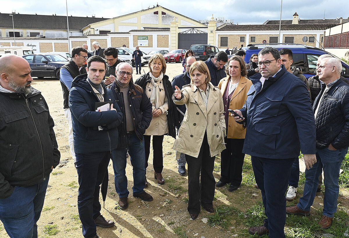 La alcaldesa anuncia a los vecinos de Jardines de Tempul el ...