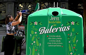 Jerez pone un contenedor especial de reciclaje para la Fiesta de la Bulería