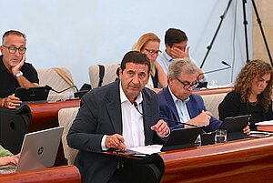 El Pleno felicita a un mando y varios agentes de la Policía Local