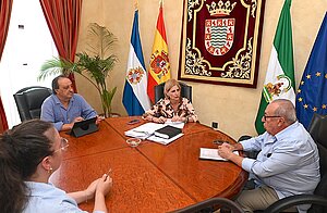 La alcaldesa se reúne con el presidente de la Asociación Xacobea