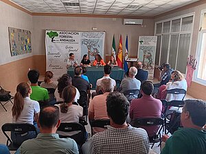 Susana Sánchez asiste entrega premio forestal en La Corta