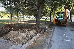 El Ayuntamiento acomete las obras de renovación del acerado de la calle Timanfaya