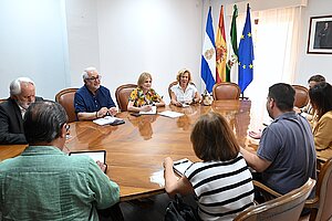 La alcaldesa ha mantenido un encuentro con representantes del Ateneo