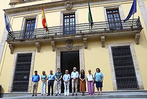 La Corporación ha guardado un minuto de silencio por las víctimas del incendio de Los Gallardos