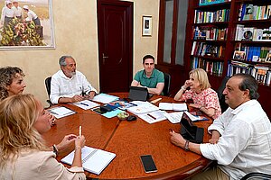 La alcaldesa ha mantenido un encuentro con el presidente de Proyecto Hombre
