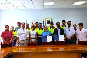 Archivo. La alcaldesa firmaban en agosto el nuevo contrato de señalización
