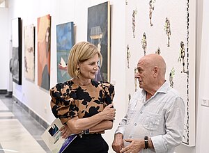 Archivo. La alcaldesa en la inauguración de las obras del I Certamen de Pintura