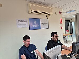 Dos de los cuatro alumnos del programa