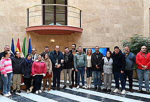 Fotografía de familia de la rueda de prensa