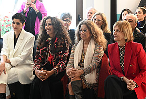 Alcaldesa presenta con Lolita y Rosario Flores el nuevo equipamiento cultural