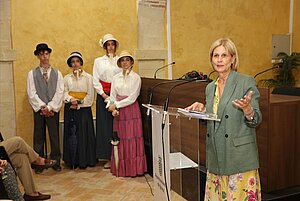 La alcaldesa inaugura la jornada de Literatura Victoriana