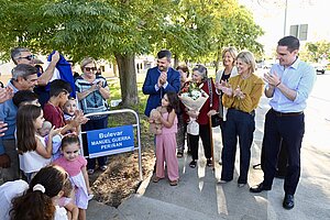 La alcaldesa preside el homenaje a Manuel Guerra en San José Obrero