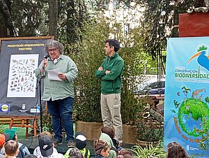 El padrino durante el acto en el Zoo