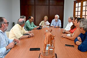 La alcaldesa se reúne con la comisión para perfilar el homenaje a Parrilla de Jerez